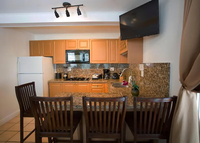 Courtney\'S Place Historic Cottages & Inns