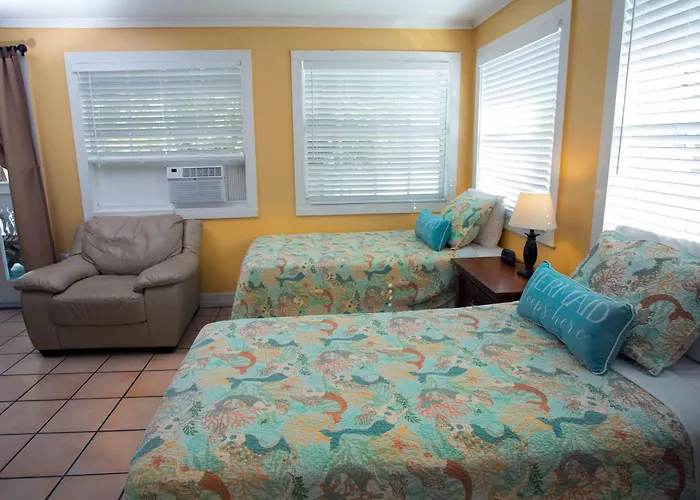 Courtney\'S Place Historic Cottages & Inns